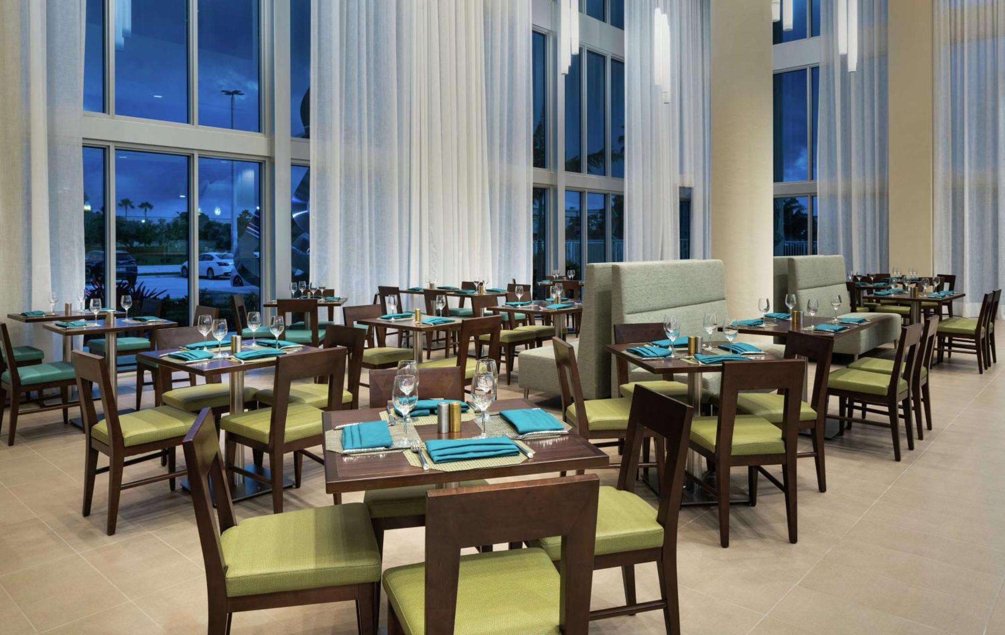 Doubletree By Hilton Miami Doral Hotel Sweetwater Kültér fotó