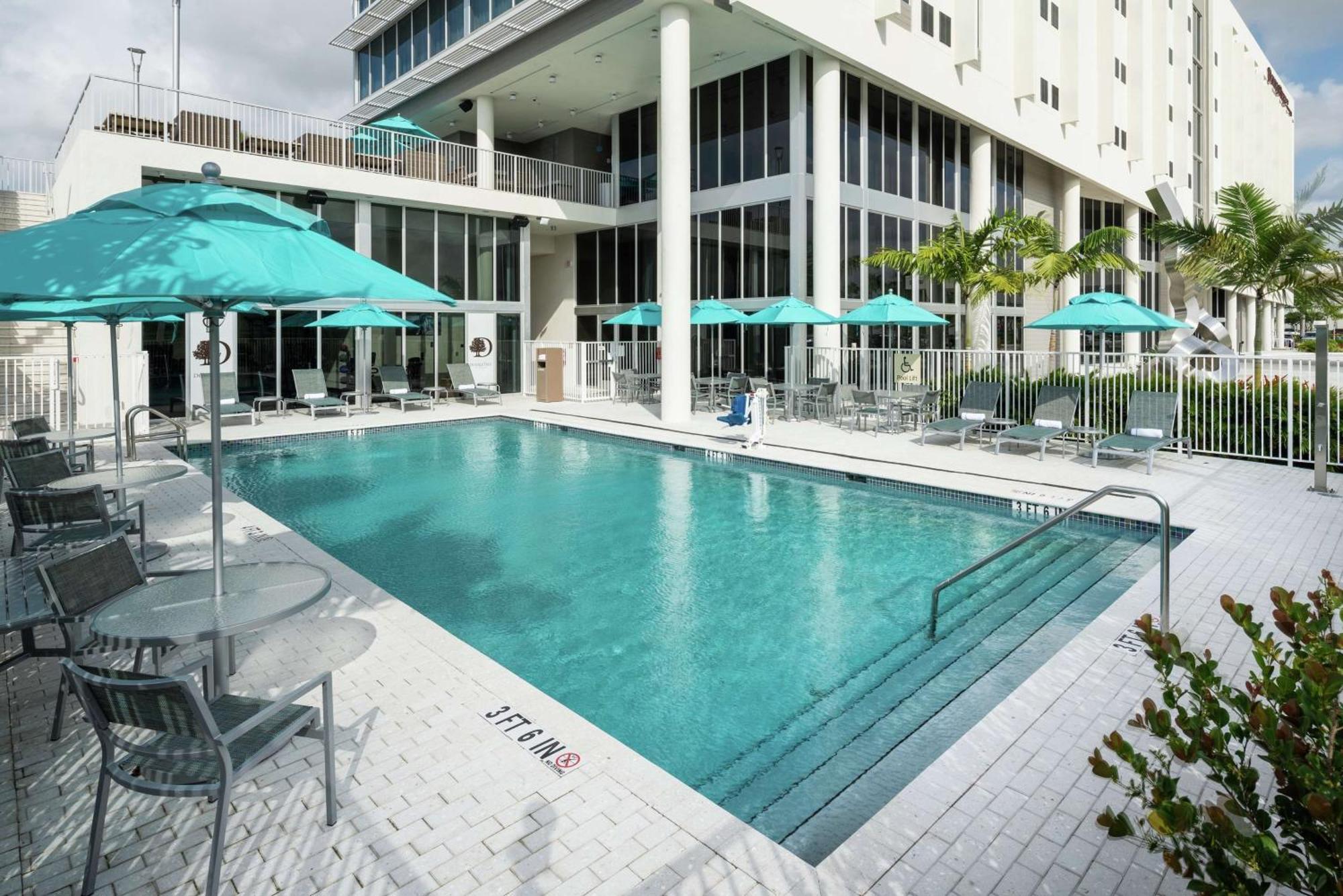 Doubletree By Hilton Miami Doral Hotel Sweetwater Kültér fotó