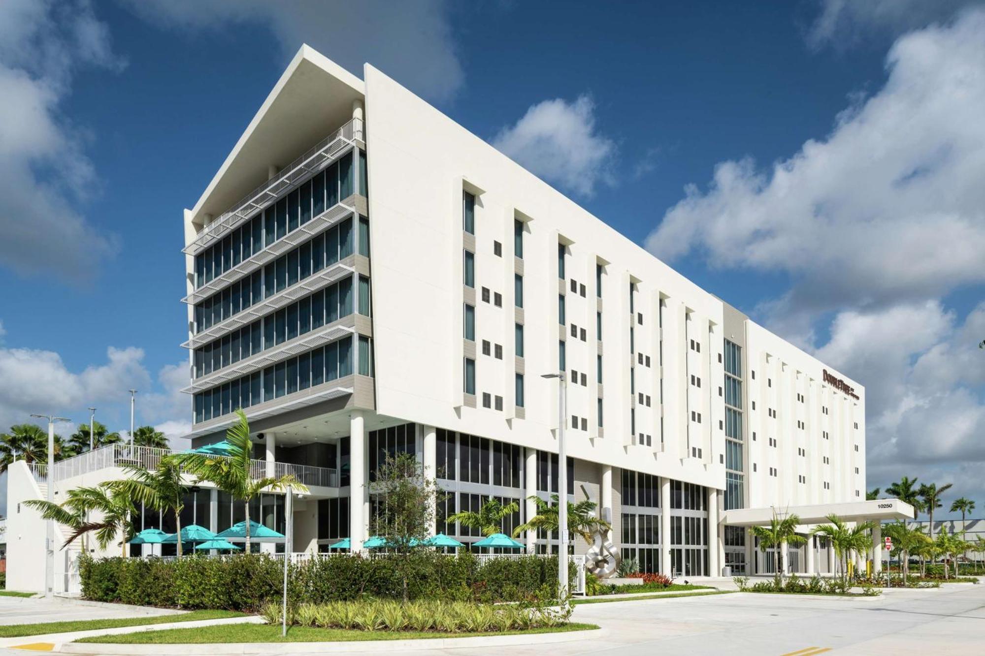 Doubletree By Hilton Miami Doral Hotel Sweetwater Kültér fotó